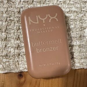 NYX Buttermelt Bronzer - Warm Brown